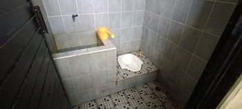 oyo 93295 wisma aluh ambak