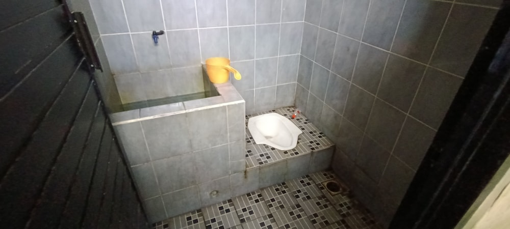 oyo 93295 wisma aluh ambak