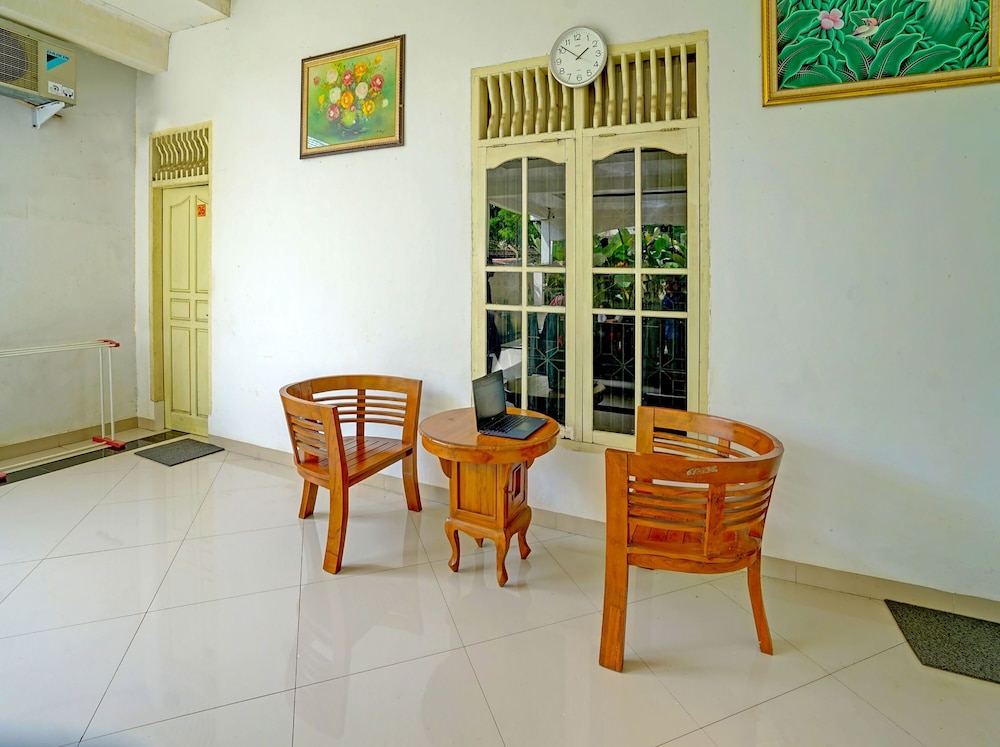 oyo 93295 wisma aluh ambak