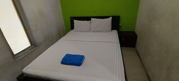 oyo 93295 wisma aluh ambak