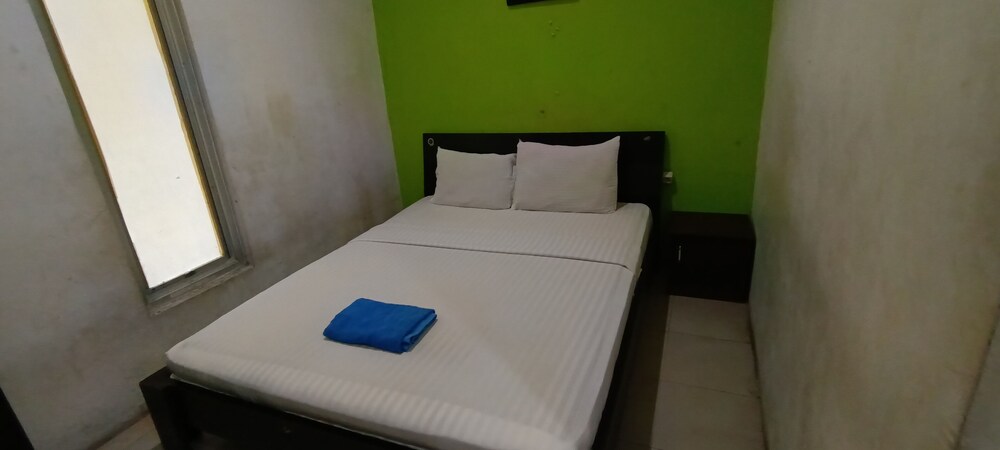 oyo 93295 wisma aluh ambak