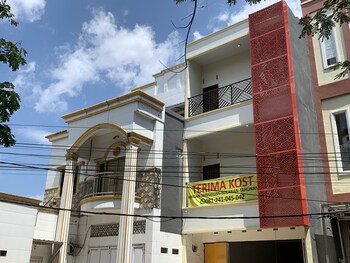 oyo 93309 mely homestay