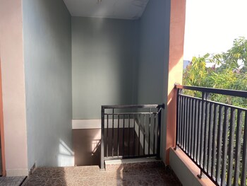 oyo 93309 mely homestay