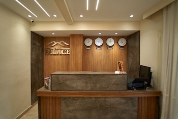 the palace pyramids inn