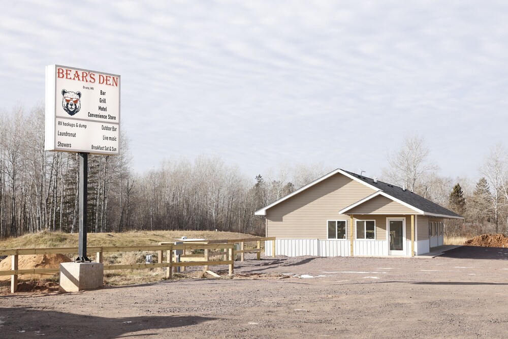 bears den motel