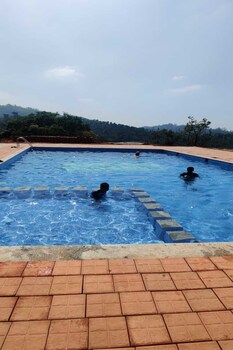 Kadumane Hills Resorts