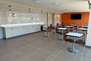 super 8 by wyndham bronx near stadium