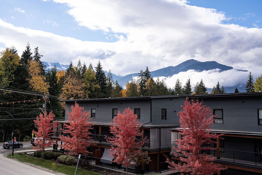 bluebird daze by revelstoke vacations