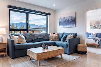 bluebird daze by revelstoke vacations