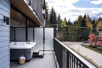 bluebird daze by revelstoke vacations