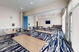 comfort inn and suites at sanford sports complex