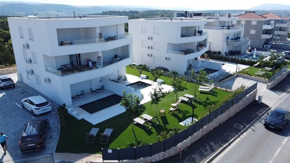 apartments twins with pools