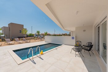 apartments twins with pools