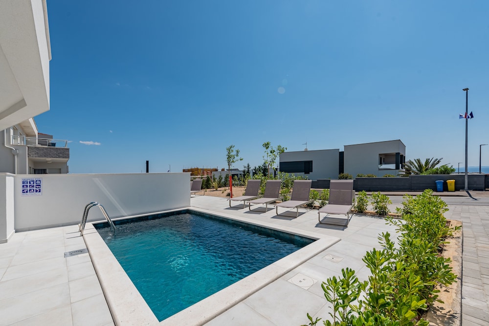 apartments twins with pools