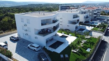 apartments twins with pools