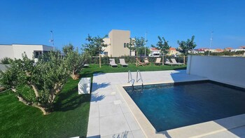apartments twins with pools