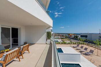 apartments twins with pools