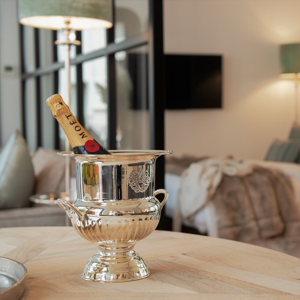 elegance room