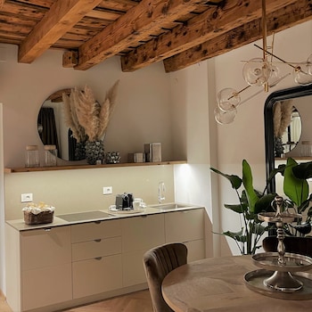 elegance room