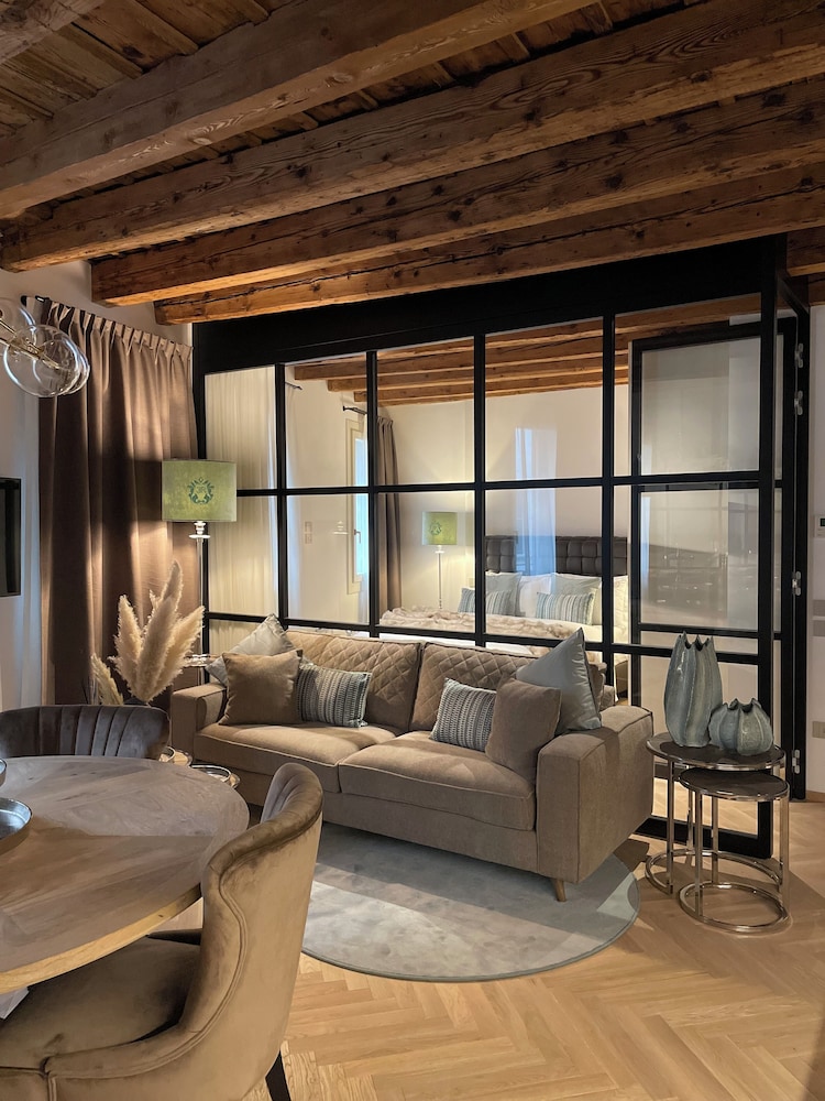 elegance room