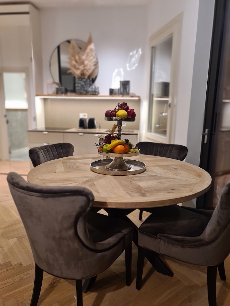 elegance room