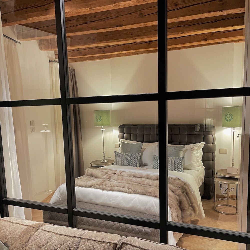 elegance room