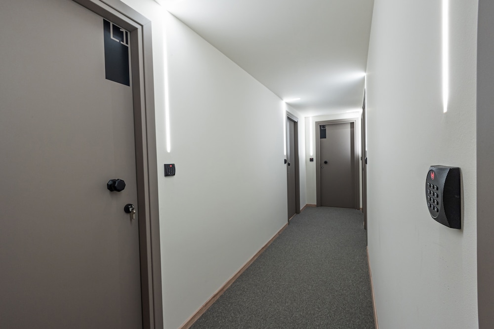 Athens Airport Living Spaces,Spata-Artemida>>Athens,3 star