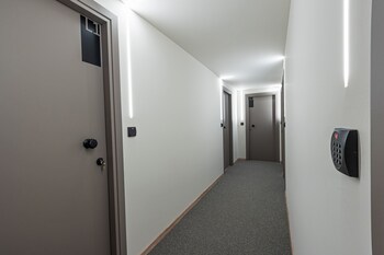 Athens Airport Living Spaces,Spata-Artemida>>Athens,3 star