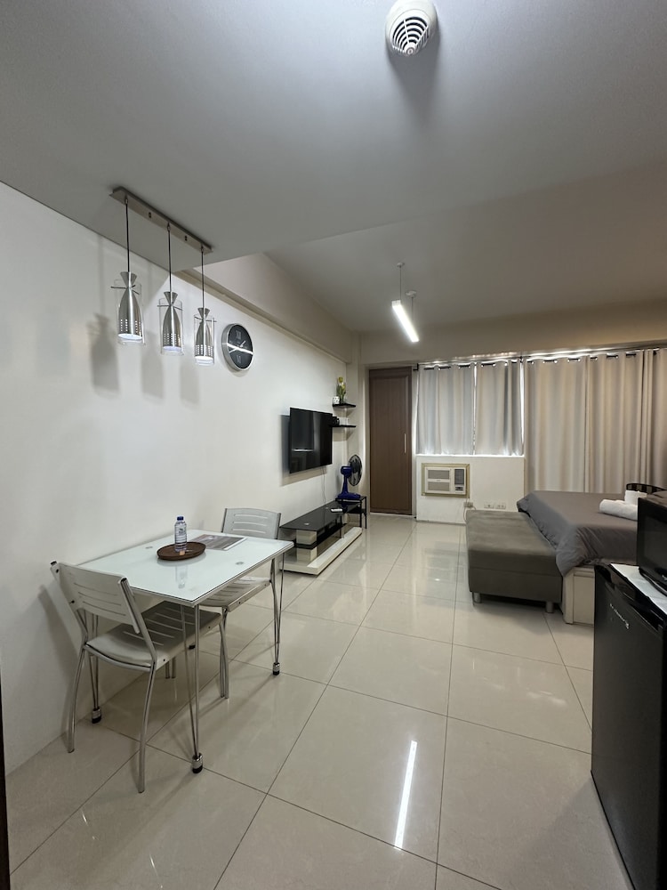 one palm tree villas across naia t3