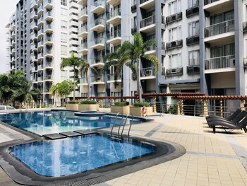 one palm tree villas across naia t3