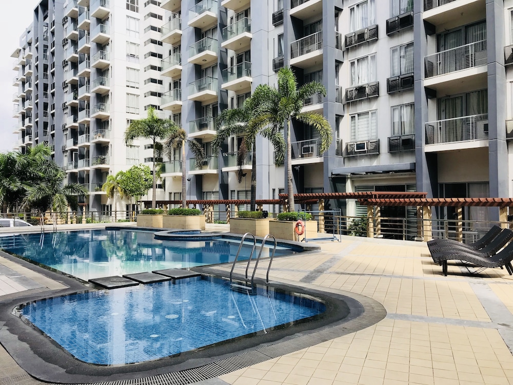 one palm tree villas across naia t3