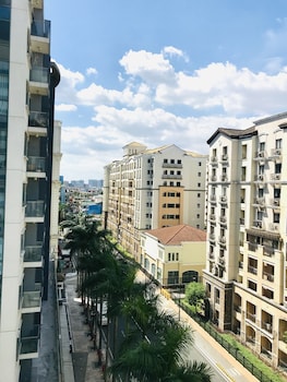 one palm tree villas across naia t3