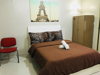 one palm tree villas across naia t3