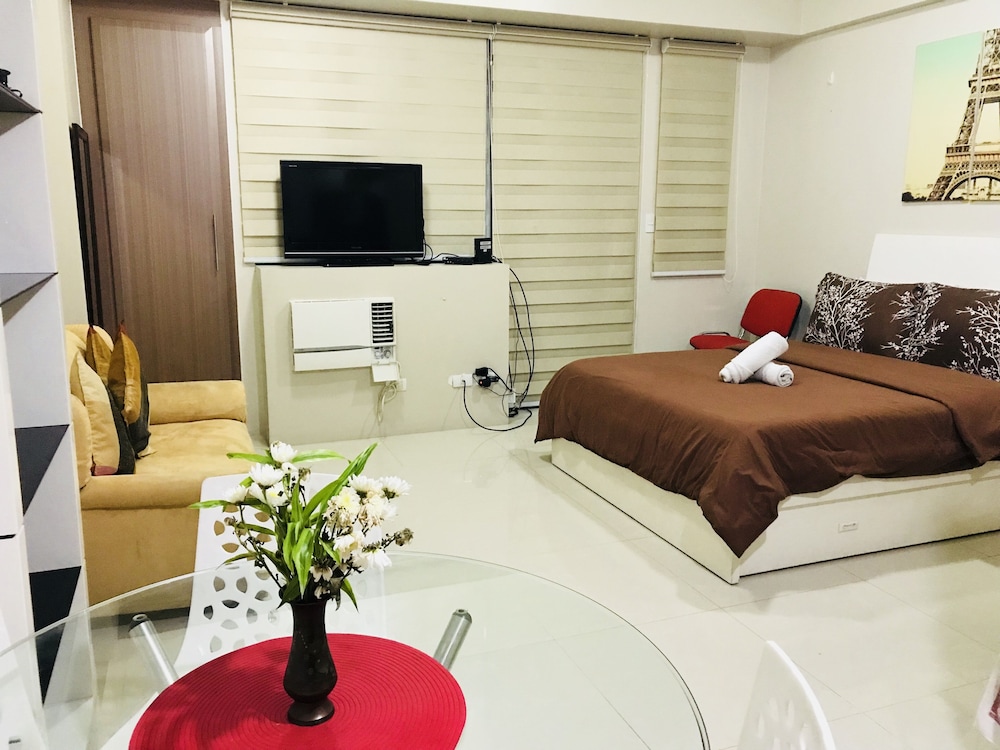 one palm tree villas across naia t3