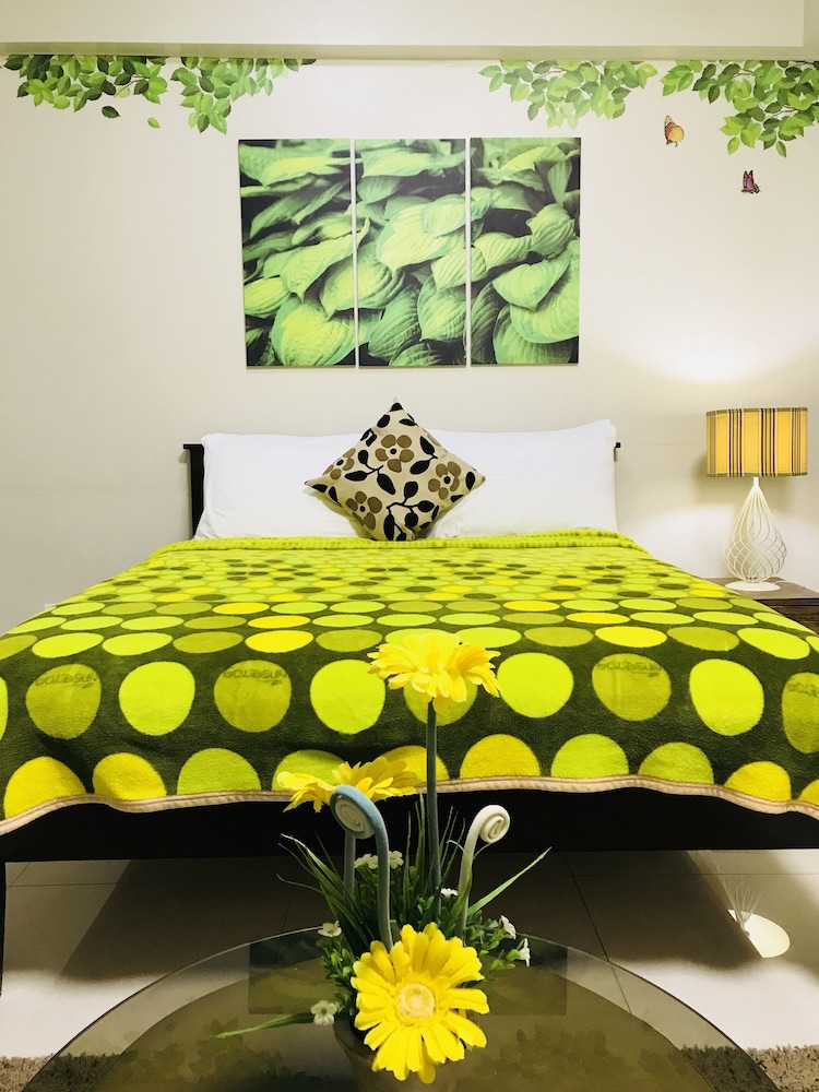 one palm tree villas across naia t3