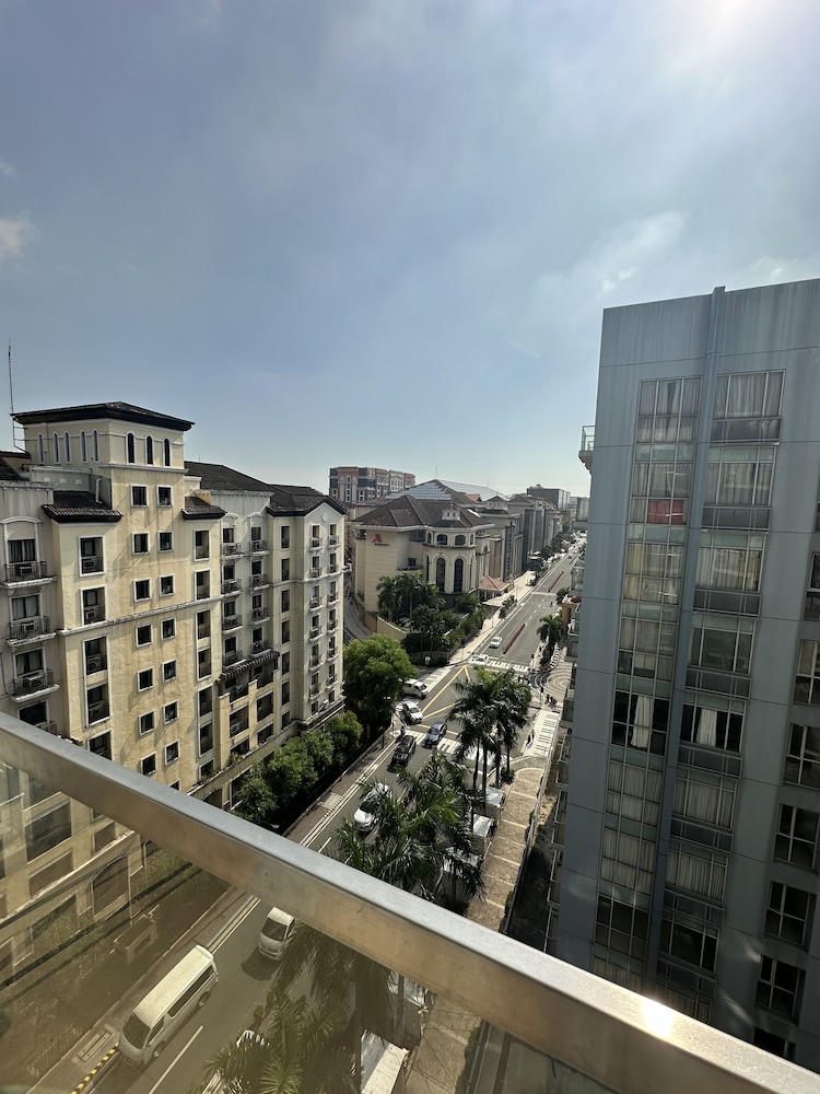 one palm tree villas across naia t3