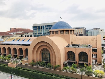 one palm tree villas across naia t3