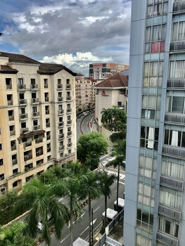 one palm tree villas across naia t3