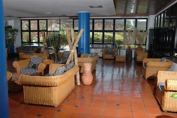 nueva toledo suites and hotel