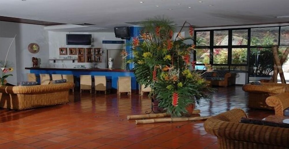 nueva toledo suites and hotel