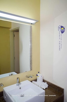 nueva toledo suites and hotel