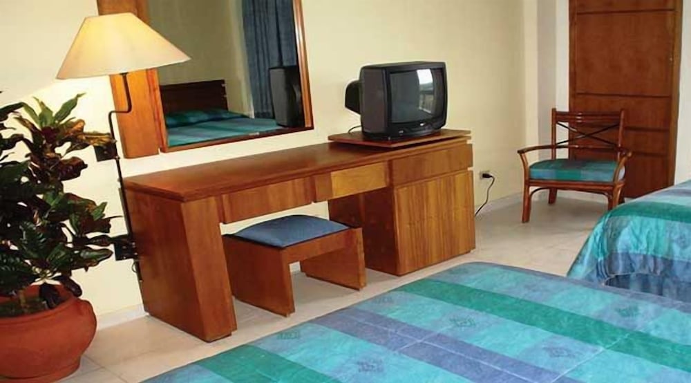 nueva toledo suites and hotel