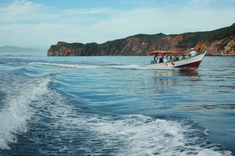 nueva toledo suites and hotel