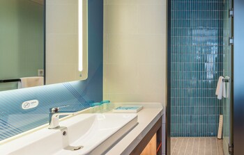 Holiday Inn Express Yuhuan Wetland Park, An Ihg Hotel,,4 star
