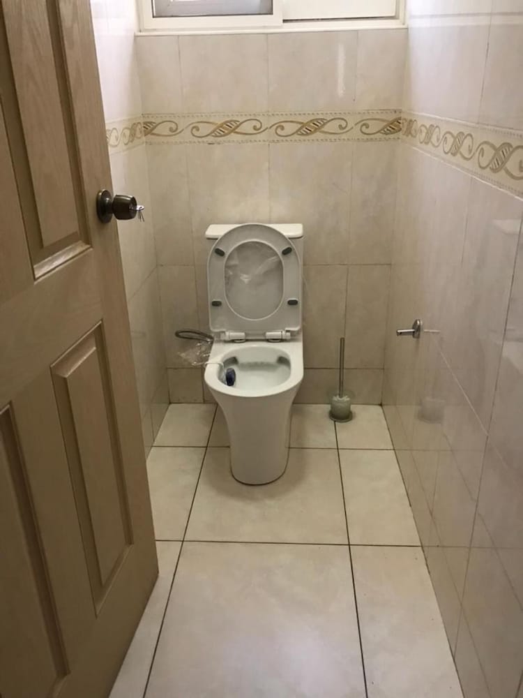 inviting 3 bed house in accra