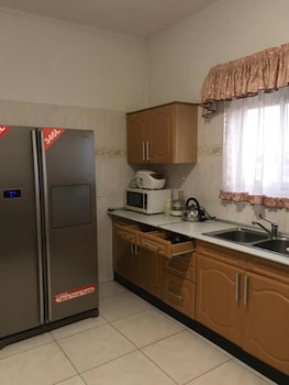 inviting 3 bed house in accra