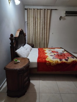 inviting 3 bed house in accra