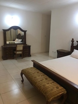 inviting 3 bed house in accra