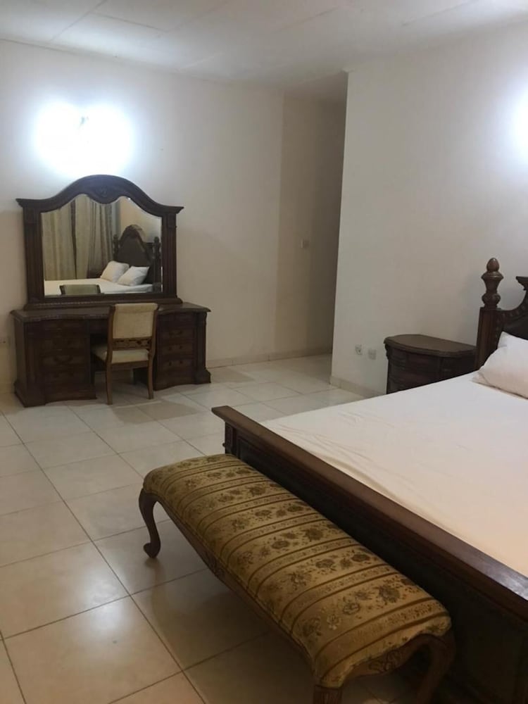 inviting 3 bed house in accra