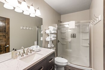 the yellowstone hideaway unit a